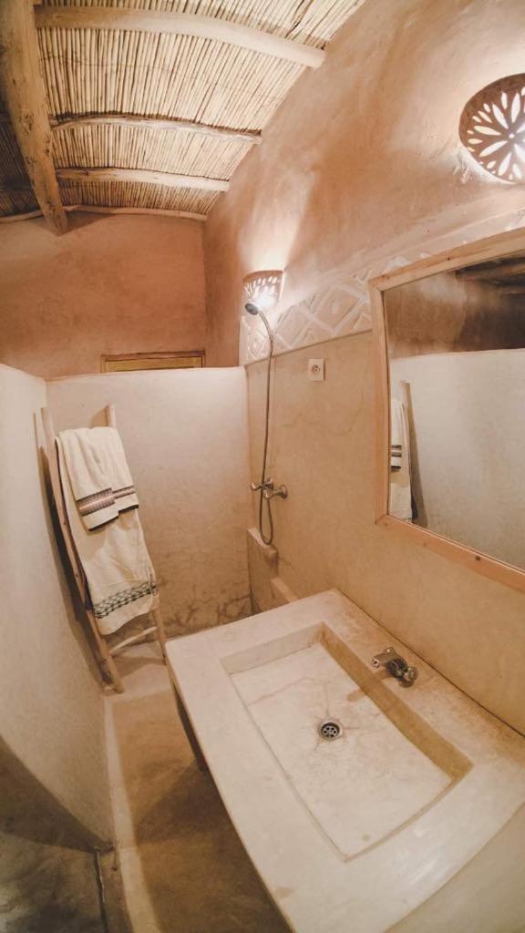 Tigmi Hamid Decouverte Des Traditions Et De La Culture Berbere Ait Benhaddou Exterior foto